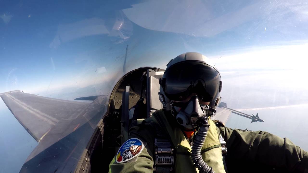 Revolutia inzestrarii militare : sute de rachete, 36 avioane F-16, camioane