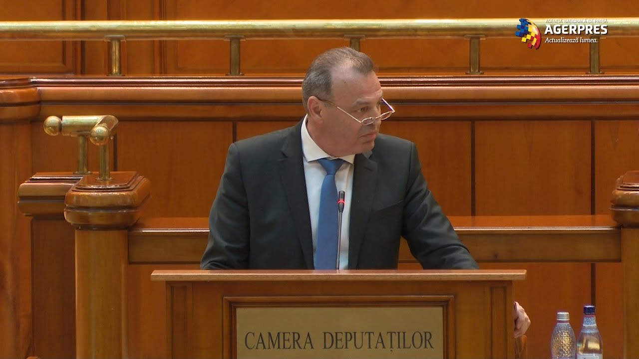 De ce n-are ursul coada si Romania autostrazi