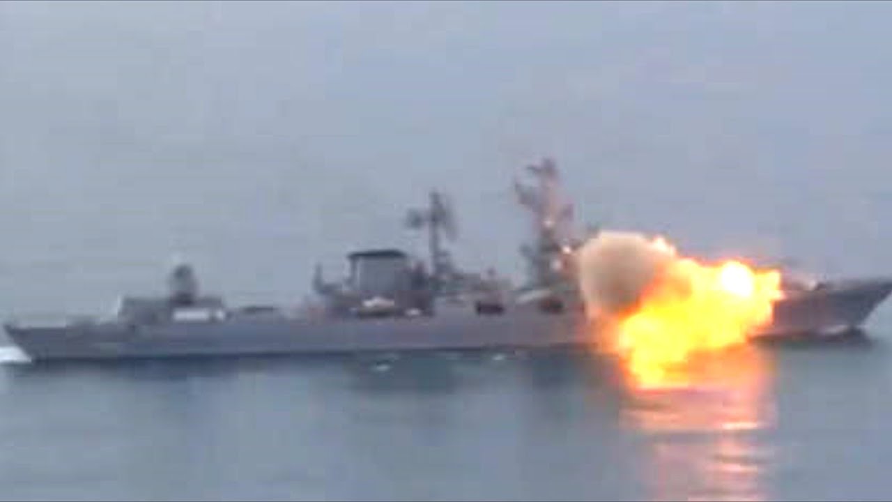 Lovitura naprasnica a ucrainenilor : crucisatorul Moskva, nava amiral a Flotei Ruse la Marea Neagra, lovita cu rachete si incendiata