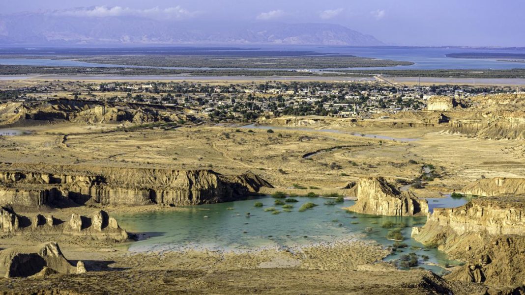 Paradisul turistic din Iran plin de rachete în subsol