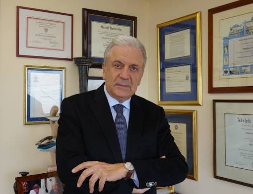 Va fi arestat fostul comisar european Dimitris Avramopoulos?