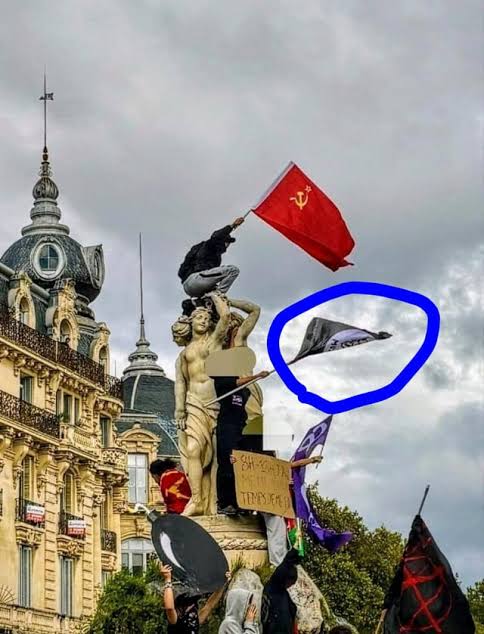 Franța reclamă imixtiuni străine în stimularea revoltelor